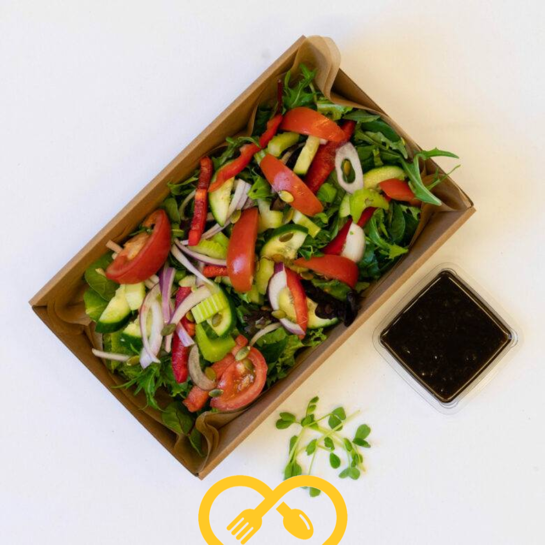 salade estivale aux tomates, poivrons, concombres | tailles s / m / l / xl