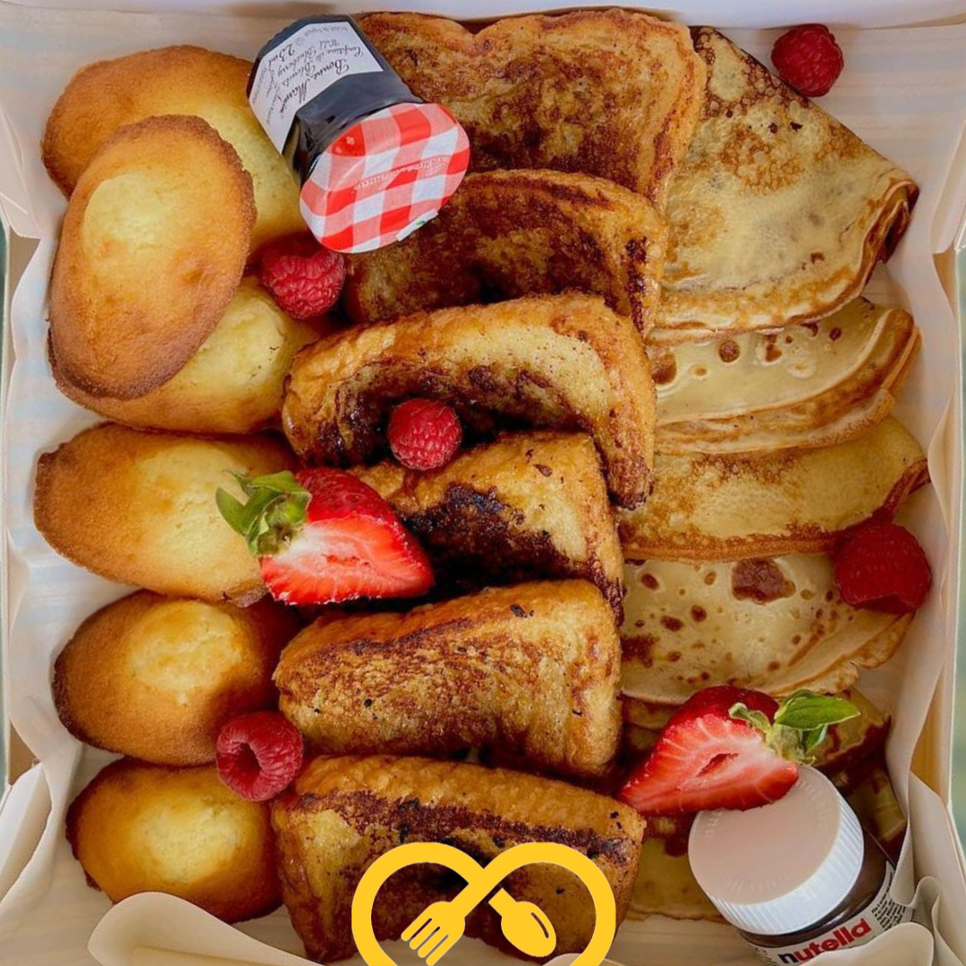 Plateau de brioches perdues, crêpes et madeleines | 18 pcs
